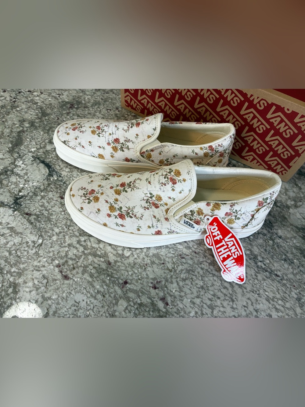 Women’s Vans Cream Slip-On Sneakers with Floral/Marshmallow  print - Picture 11 of 16